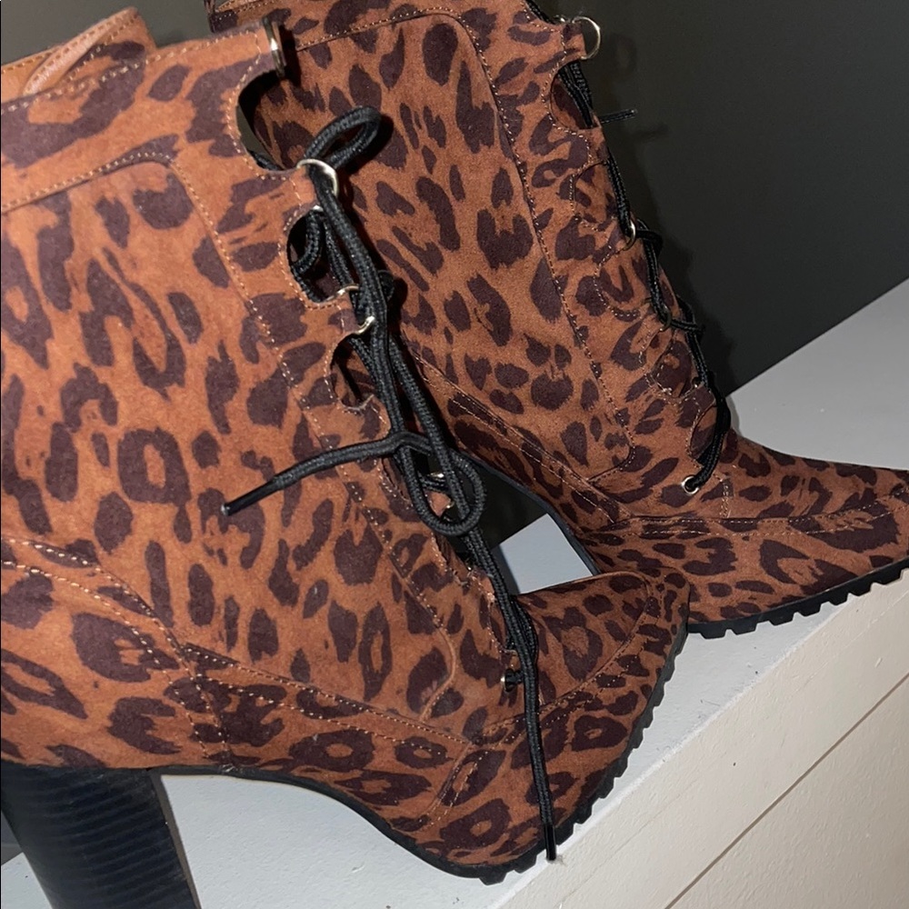 Shoe Dazzle Brown Lace Up Boots with Modern Silhouette